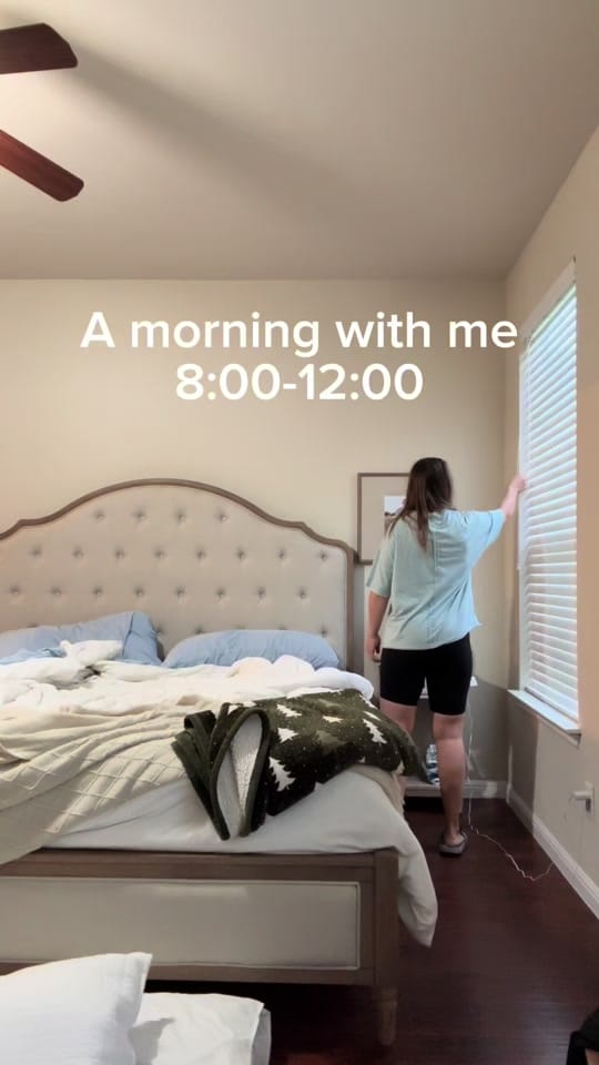 Post 6 by Sydney Frost on TikTok (video)