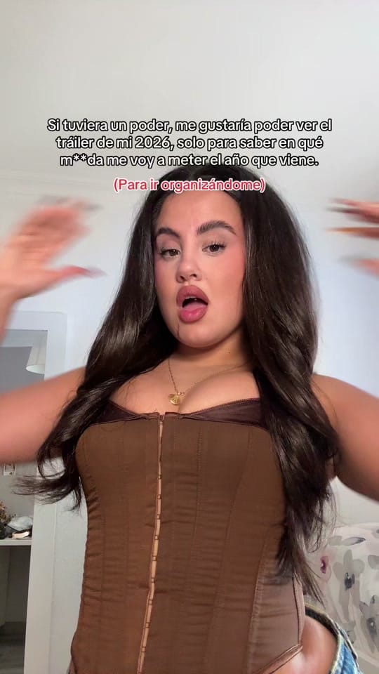 Post 7 by LOLA DOMINGUEZ on TikTok (video)