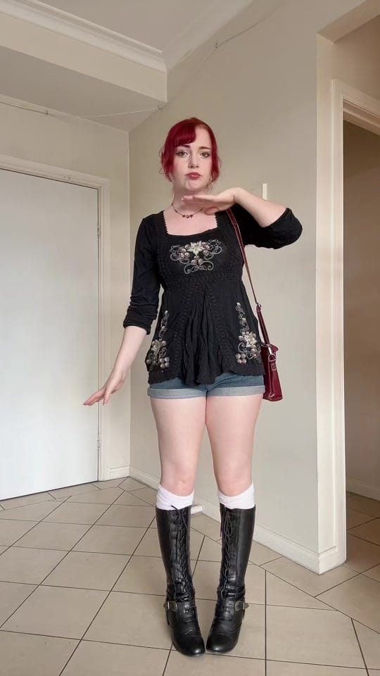 Post 8 by 💖ele💖 on TikTok (video)