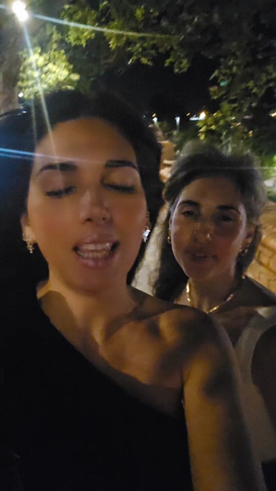 Post 1 by Lara on TikTok (video)