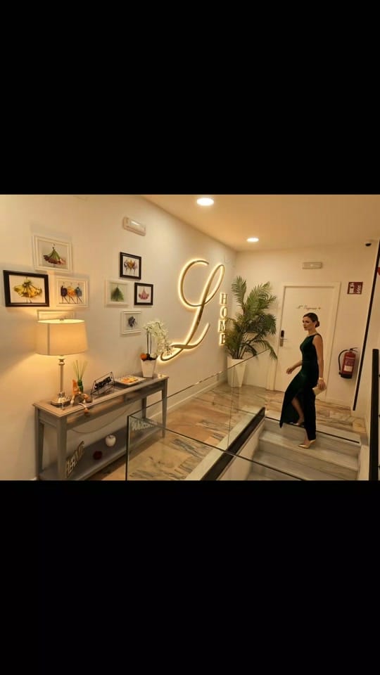 Post 3 by Lara on TikTok (video)