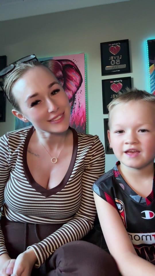 Post 6 by ℤ𝕠𝕖ℂ𝕙𝕒𝕣𝕝𝕠𝕥𝕥𝕖🦋🤍 on TikTok (video)