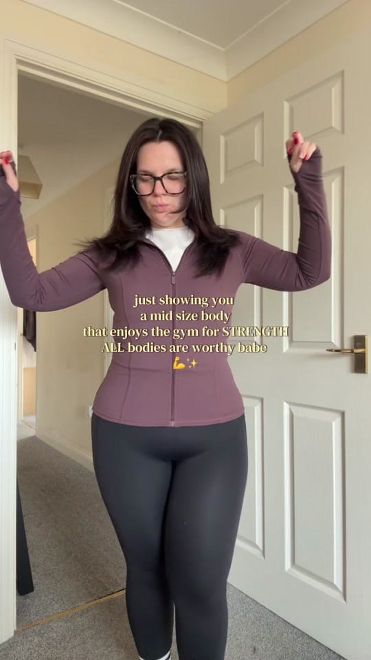 Post 9 by sydelversonx on TikTok (video)