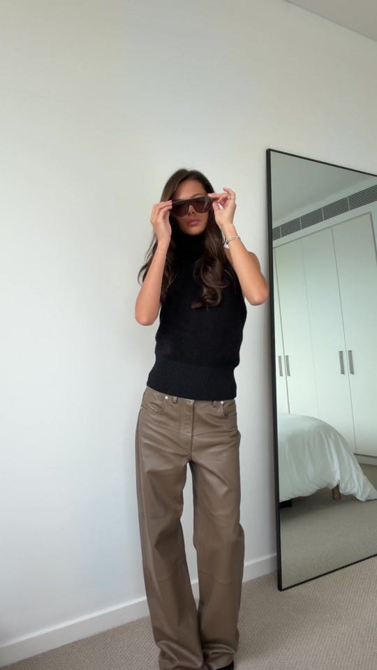 Post 1 by Viktoria & Woods on TikTok (video)