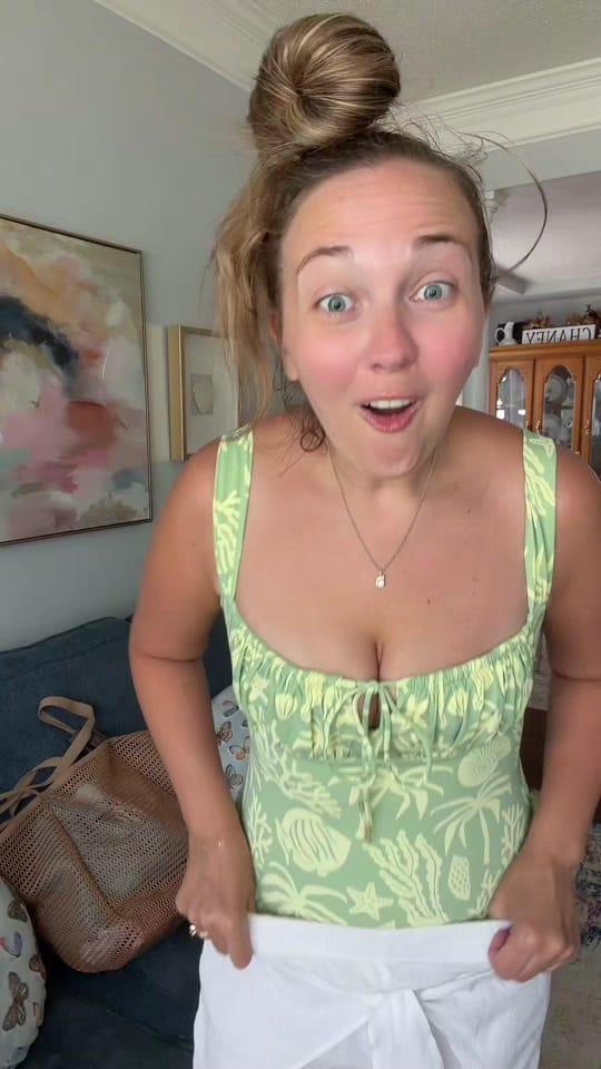 Post 8 by Sydney Chaney | Girl Mom 🎀 on TikTok (video)