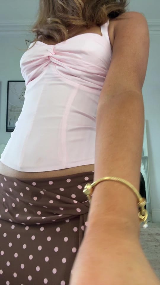 Post 1 by Claudia Moloney on TikTok (video)
