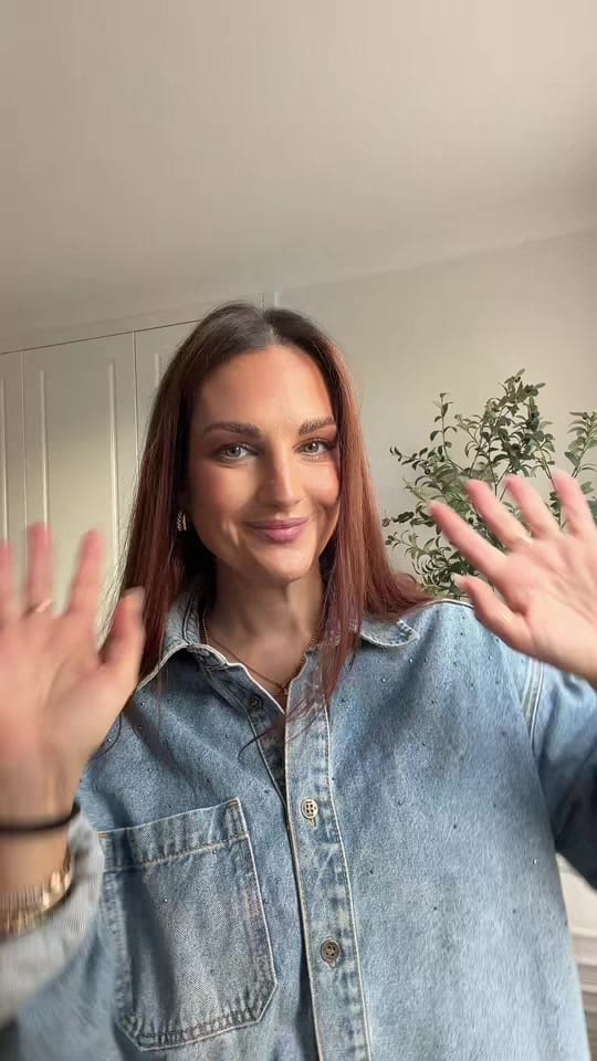 Post 2 by Laura🌻 on TikTok (video)