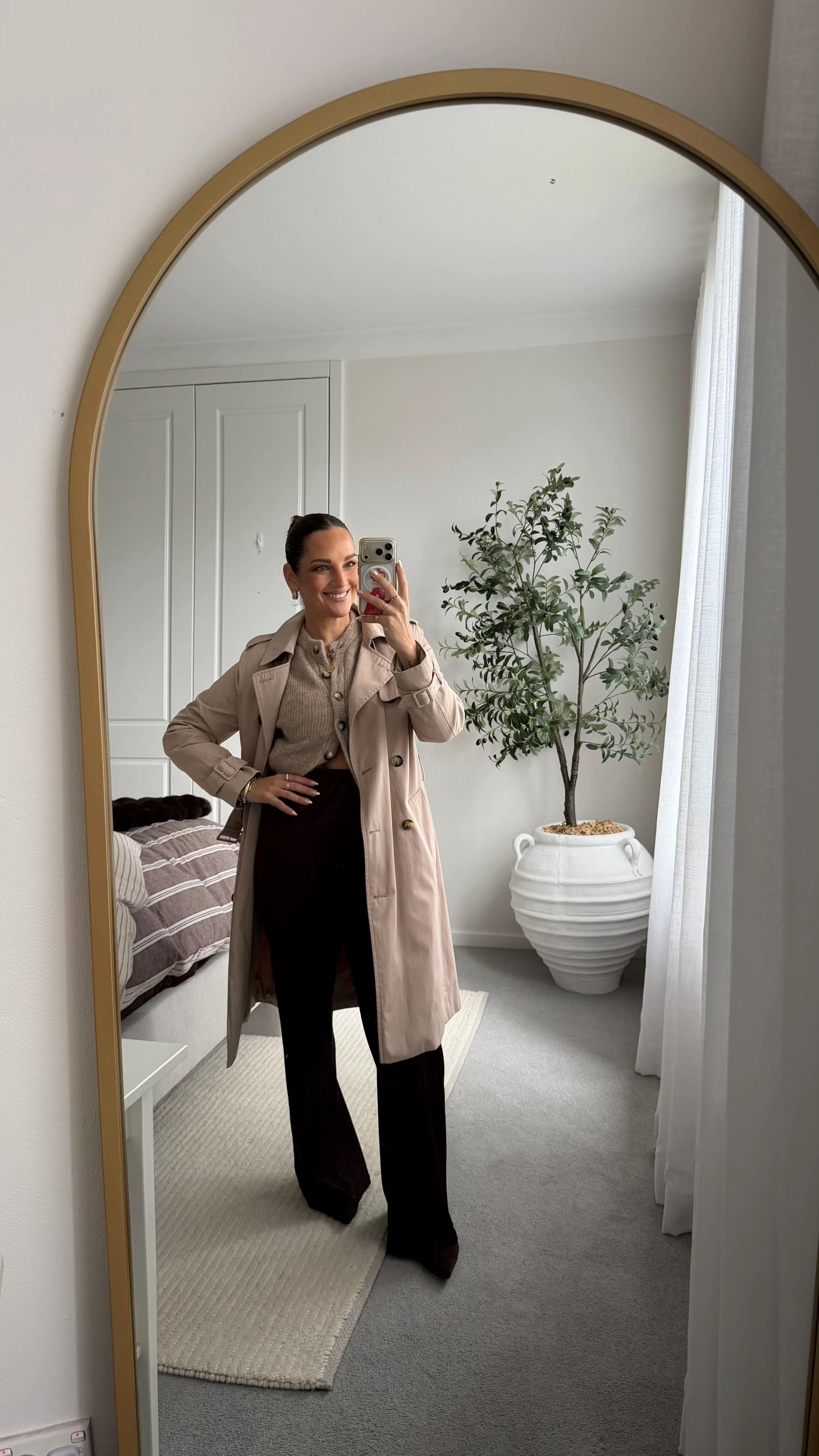 Post 4 by Laura🌻 on TikTok (video)