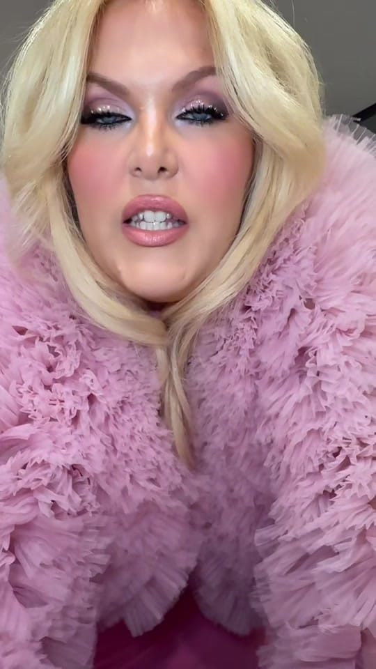 Post 2 by AskEllenBeauty on TikTok (video)