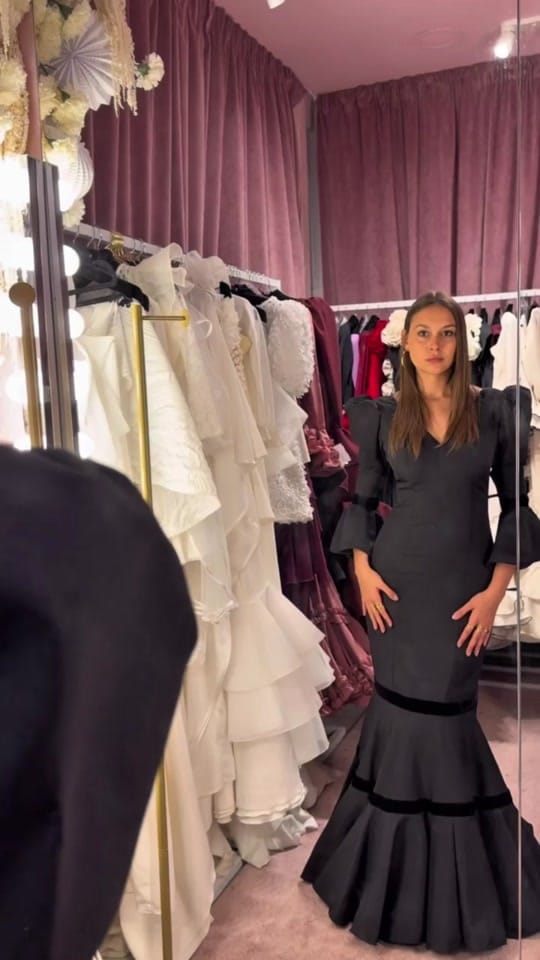 Post 6 by Sibilina on TikTok (video)