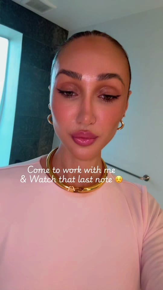 Post 7 by WHO IS CHLOE on TikTok (video)