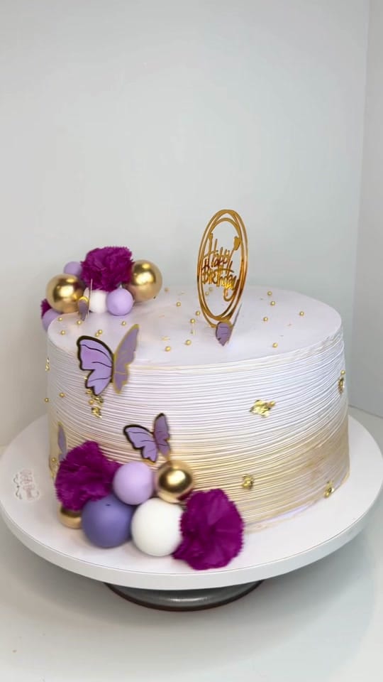 Post 5 by DA’s Sweet Creations & Events on TikTok (video)