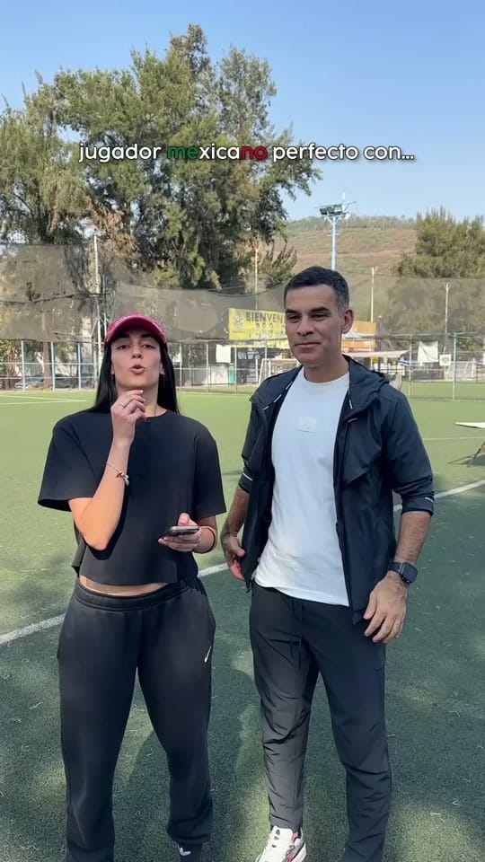 Post 8 by Espe on TikTok (video)