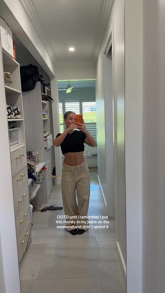 Post 8 by Chlo on TikTok (video)