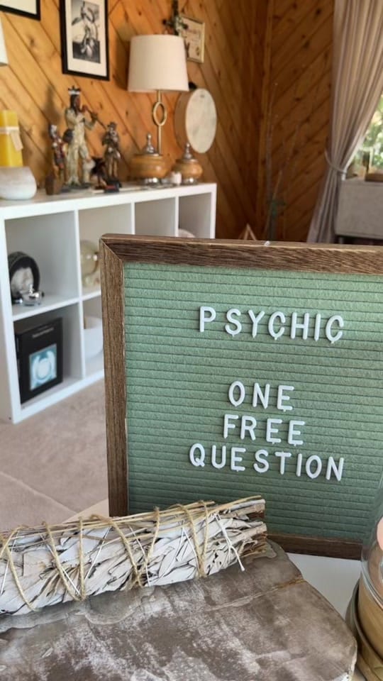 Post 3 by Psychic Halona on TikTok (video)