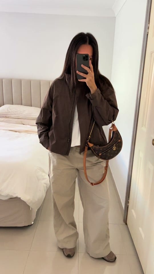 Post 5 by Sara Wears on TikTok (video)