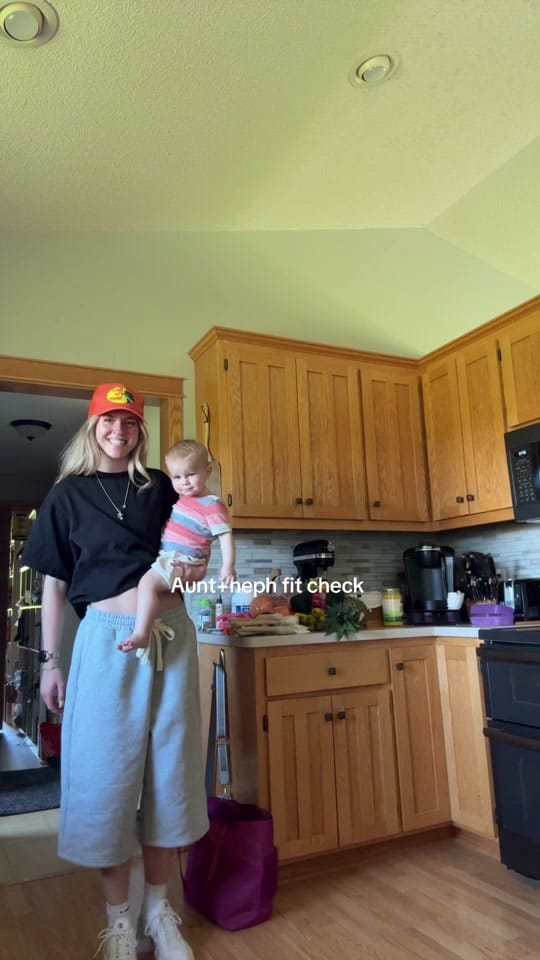 Post 4 by Sydney on TikTok (video)