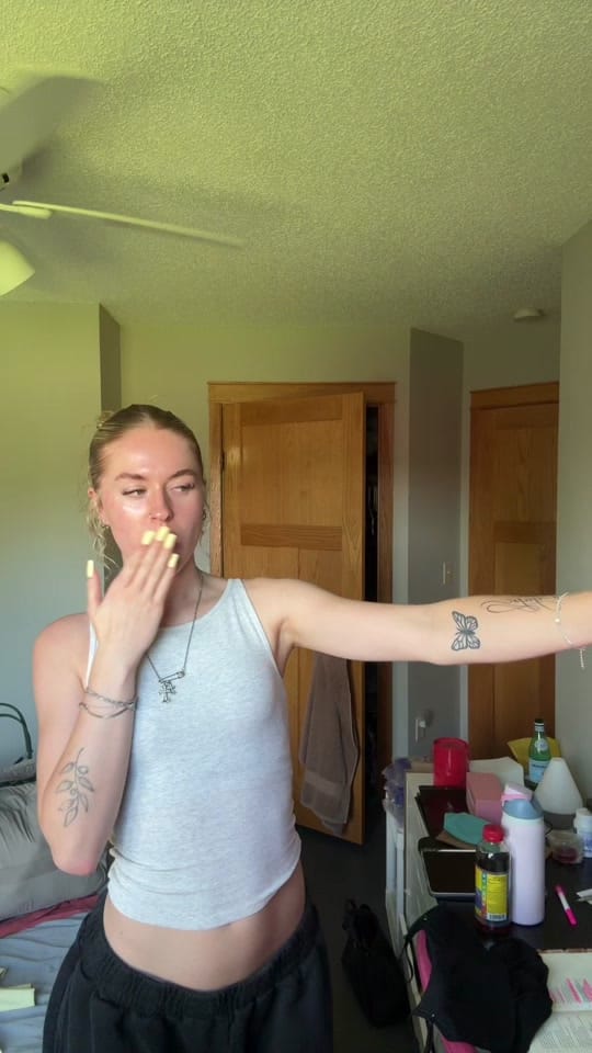 Post 9 by Sydney on TikTok (video)