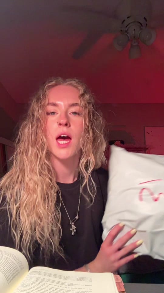Post 7 by Sydney on TikTok (video)