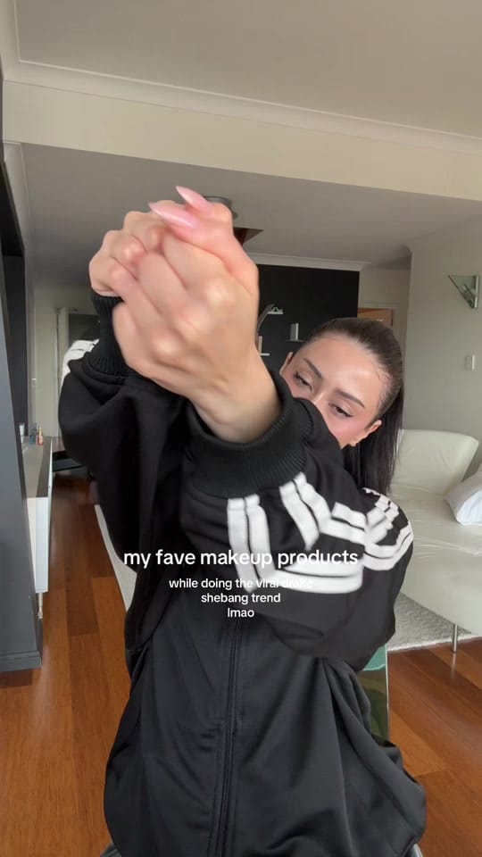 Post 4 by thalia provoft on TikTok (video)