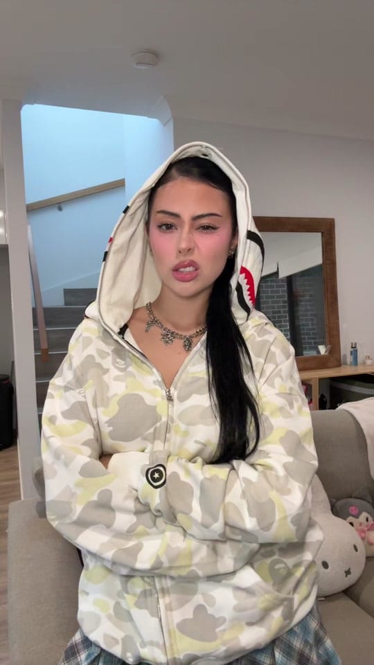 Post 8 by thalia provoft on TikTok (video)
