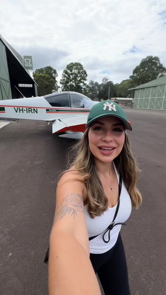 Post 5 by Camilla ⚡️ on TikTok (video)