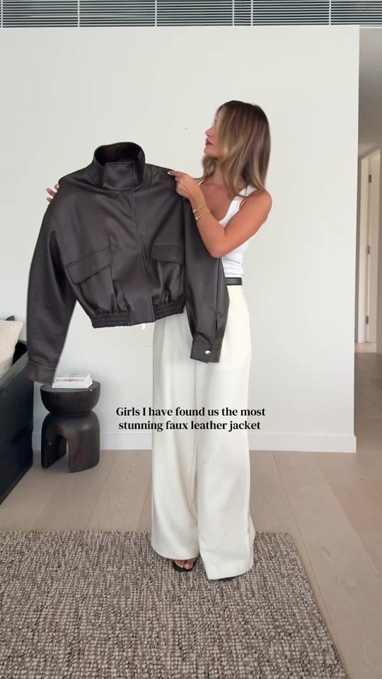 Post 3 by Eve Pecak on TikTok (video)