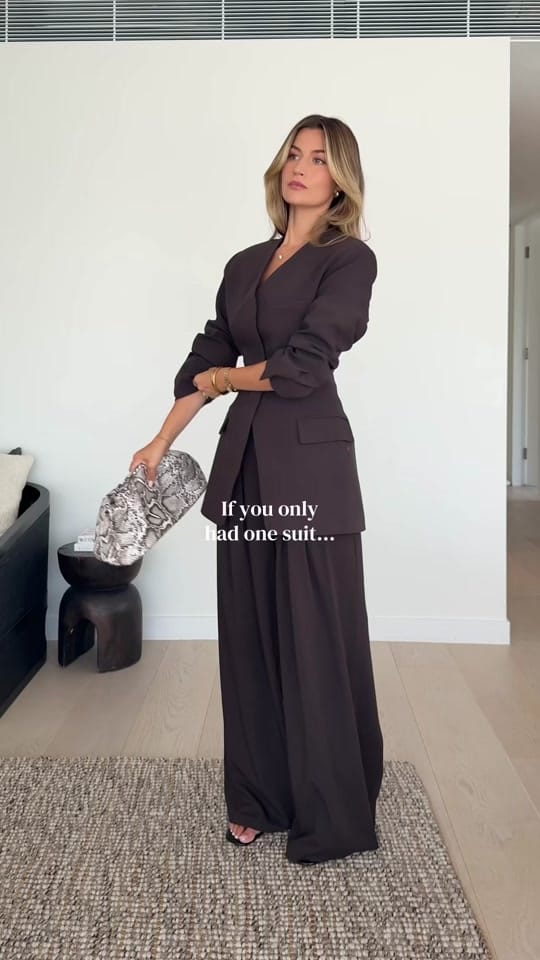 Post 7 by Eve Pecak on TikTok (video)
