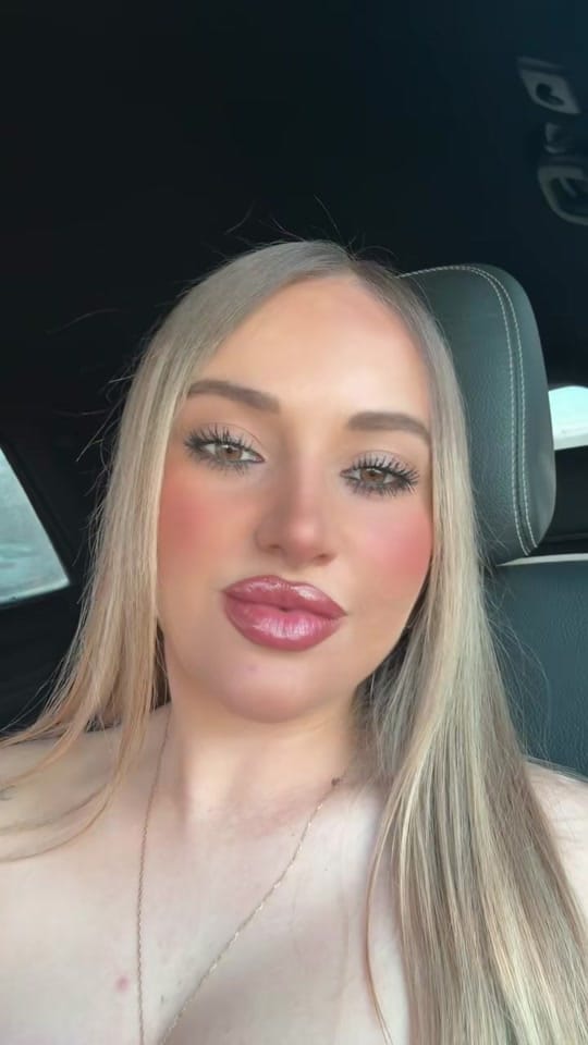 Post 6 by India González on TikTok (video)