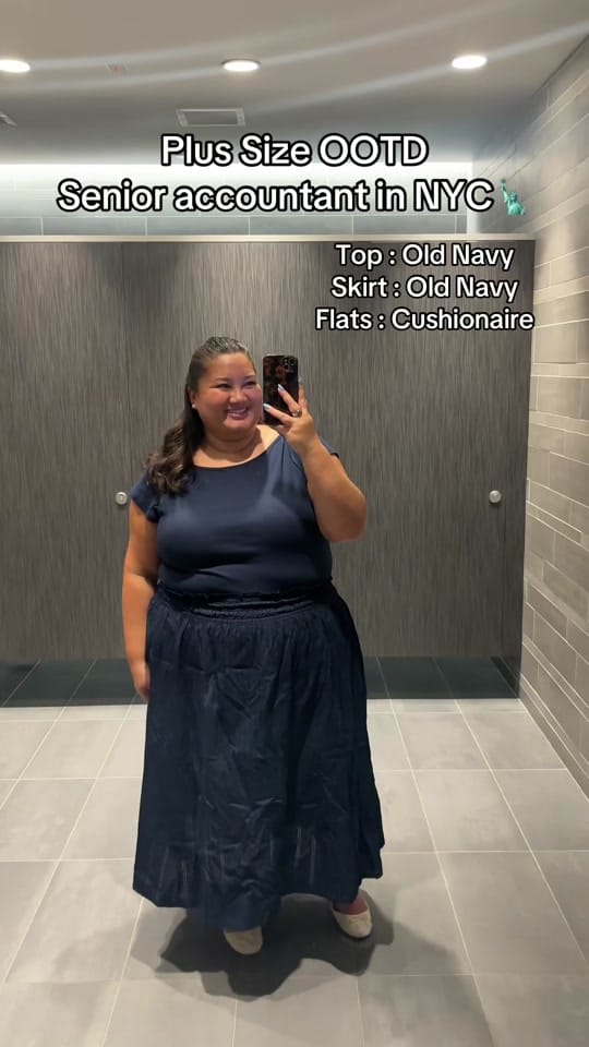 Post 2 by Sydney | your corporate bestie on TikTok (video)
