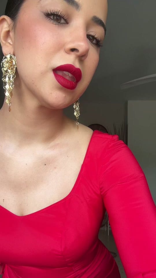 Post 1 by Lucia Melado on TikTok (video)