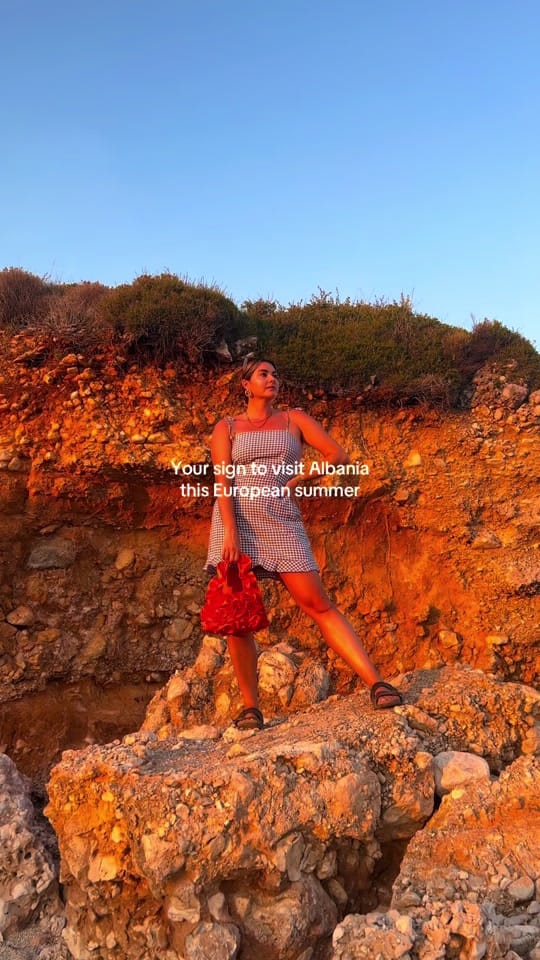 Post 1 by Liv and Lewis on TikTok (video)