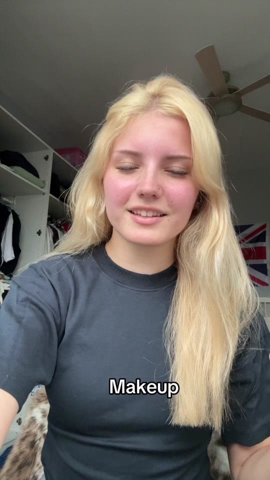 Post 1 by ⭐️ on TikTok (video)