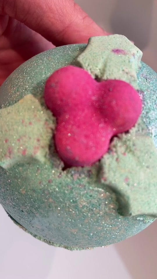 Post 3 by Lush sevilla on TikTok (video)