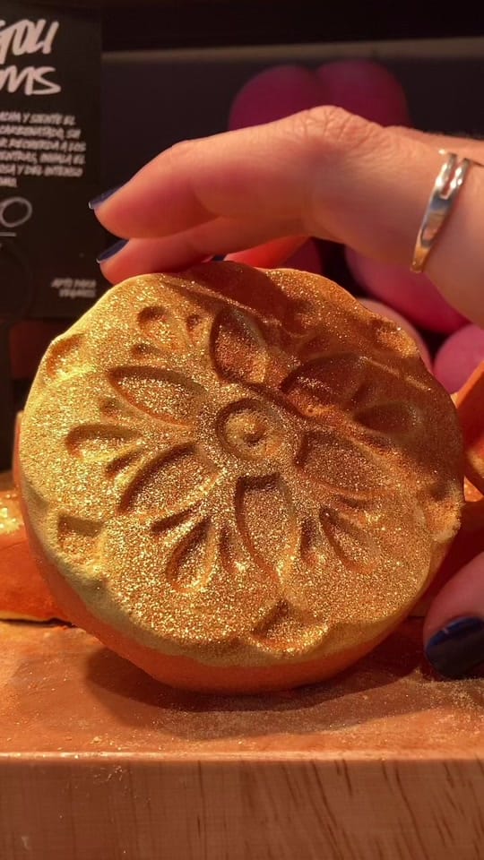 Post 4 by Lush sevilla on TikTok (video)