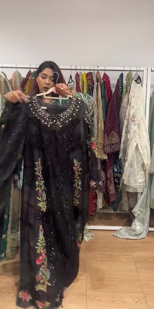 Post 9 by LibasByKiranAsad 🇦🇺 on TikTok (video)