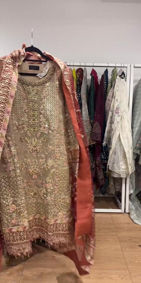 Post 6 by LibasByKiranAsad 🇦🇺 on TikTok (video)