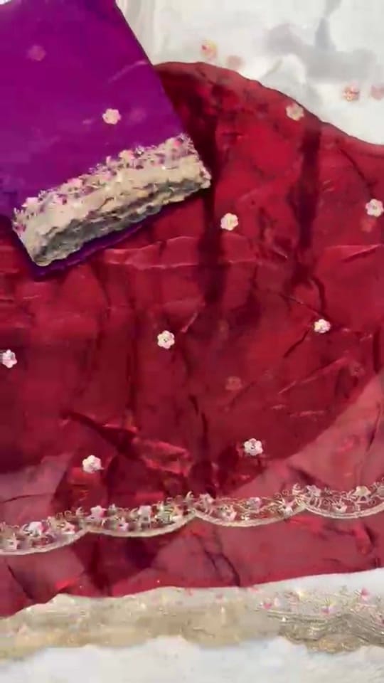 Post 5 by Leeleeya Fashion Australia on TikTok (video)
