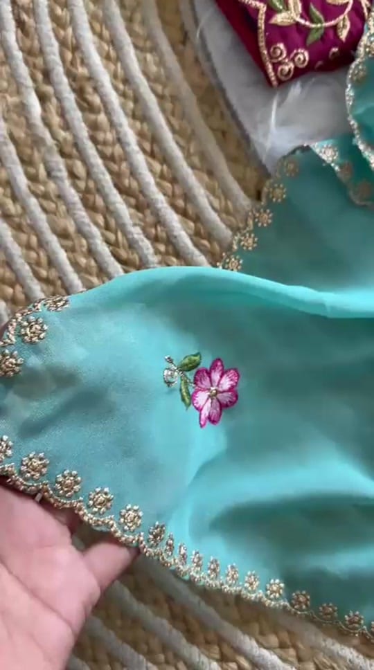 Post 6 by Leeleeya Fashion Australia on TikTok (video)