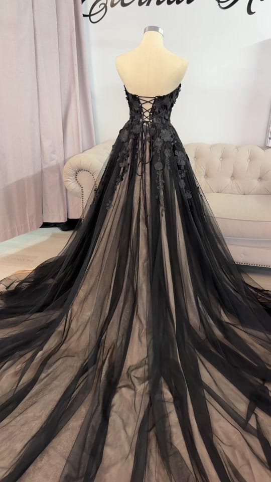 Post 1 by Eternal Allure on TikTok (video)