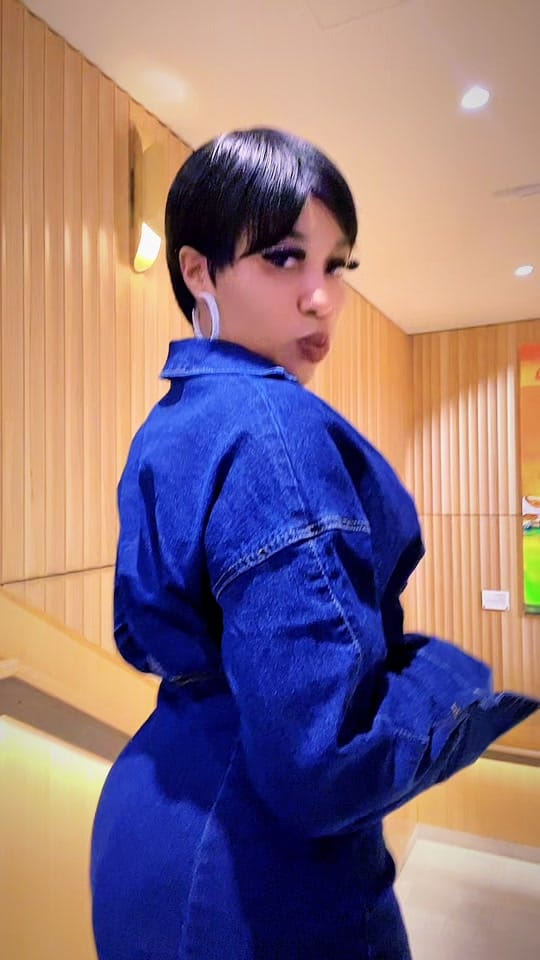 Post 3 by Qween🇷🇼 on TikTok (video)