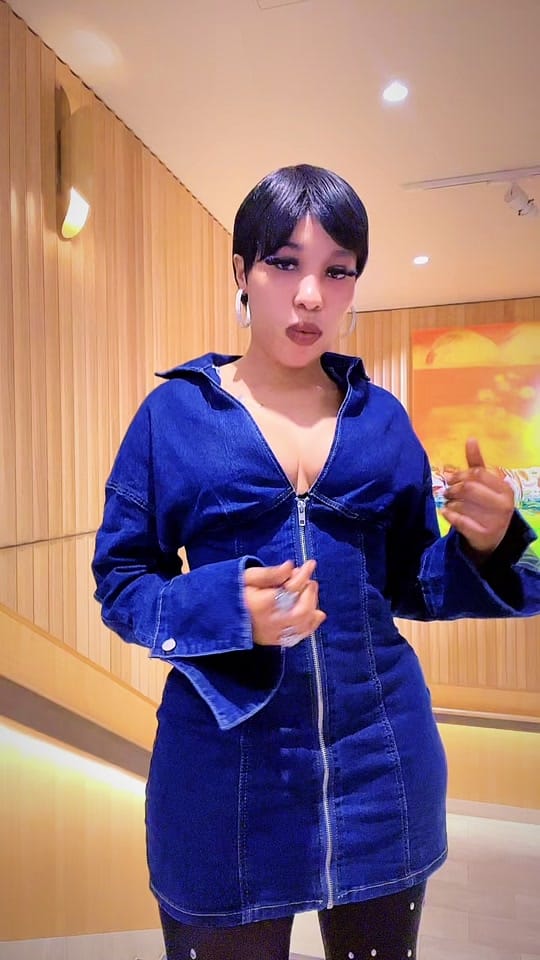Post 1 by Qween🇷🇼 on TikTok (video)