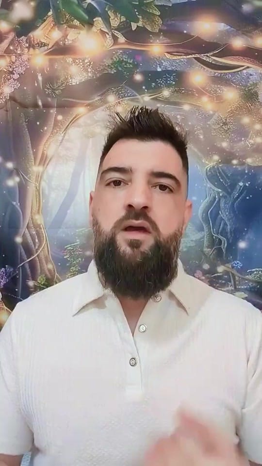 Post 7 by Médium Gustavo Modernell on TikTok (video)