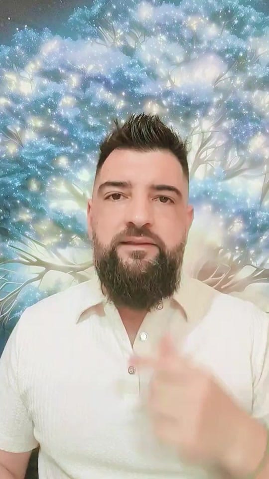 Post 8 by Médium Gustavo Modernell on TikTok (video)