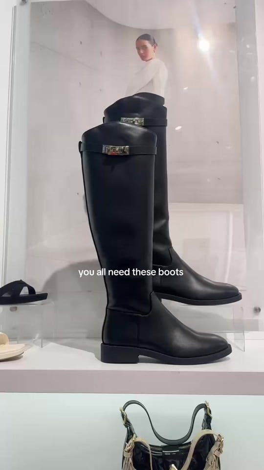 Post 1 by novoshoes on TikTok (video)