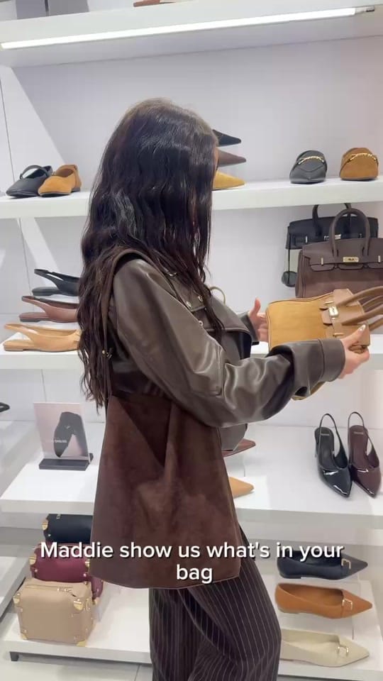 Post 6 by novoshoes on TikTok (video)