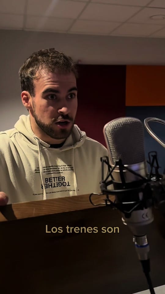 Post 3 by Escuela de Doblaje 📍Sevilla on TikTok (video)
