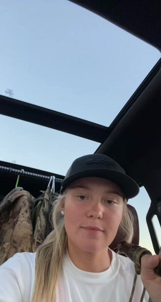 Post 8 by Sydney Cole on TikTok (video)