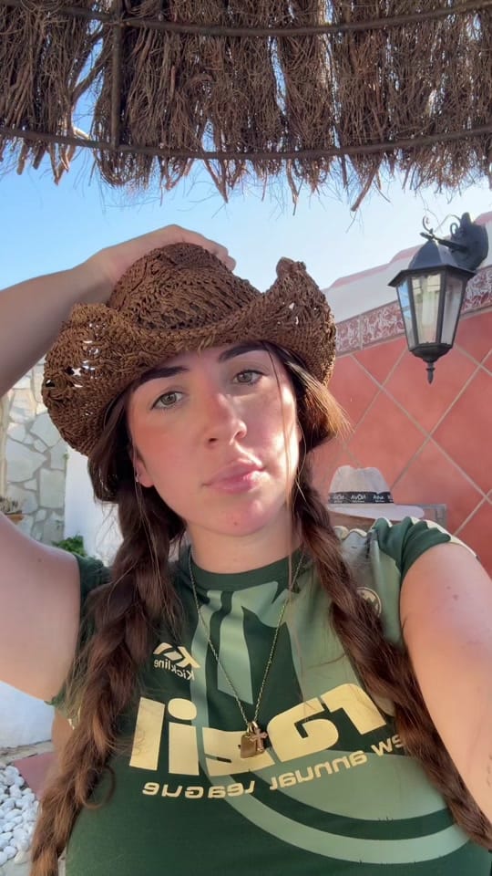 Post 6 by Carmen Rapri on TikTok (video)