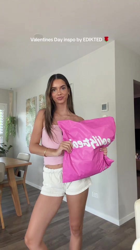 Post 10 by Hannah on TikTok (video)